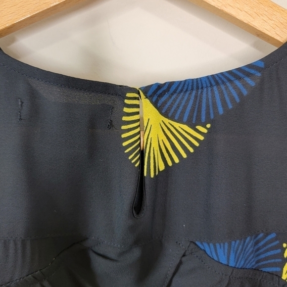 Trouve | Black Blue Yellow Starburst Cold Shoulder Ruffle Detail Blouse Size XS - Picture 5 of 8